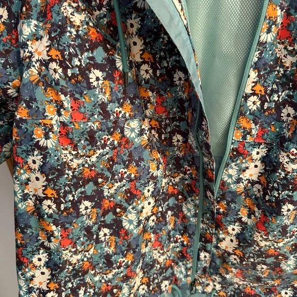 RESERVED for return - North Face Women’s Floral Hooded Rain Jacket XL - Picture 4 of 8